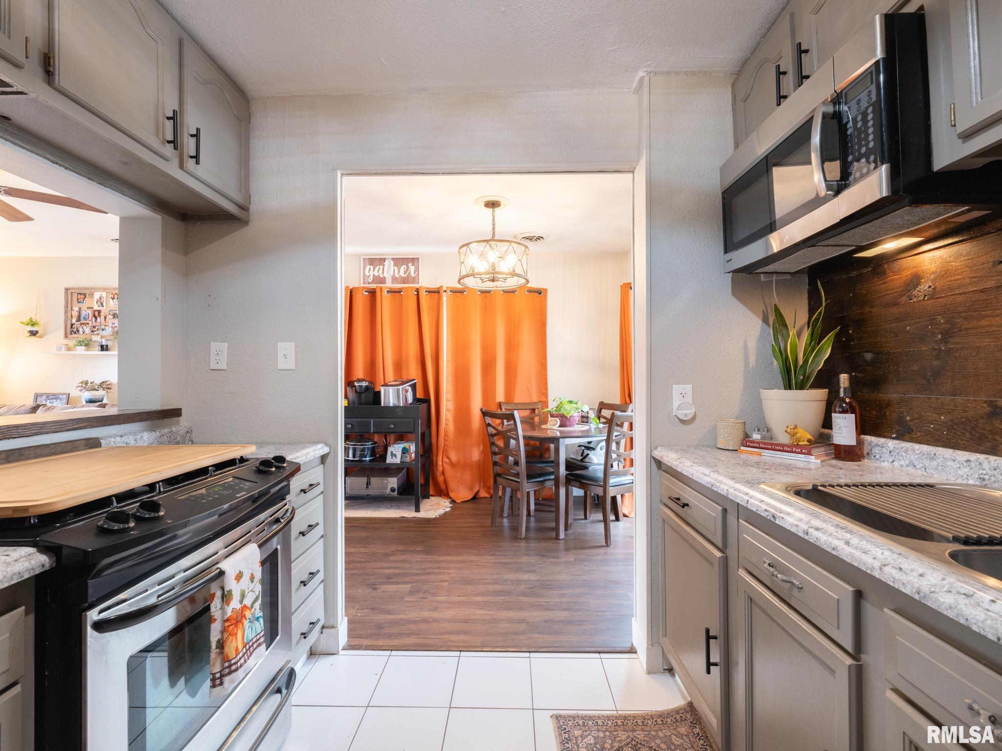 105 Radisson Road Marquette Heights, IL 61554 - Photo 17 of 48 Gallery Image 17