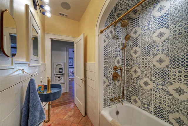 $5,900 | 1704 Alameda Drive, Austin, TX 78704