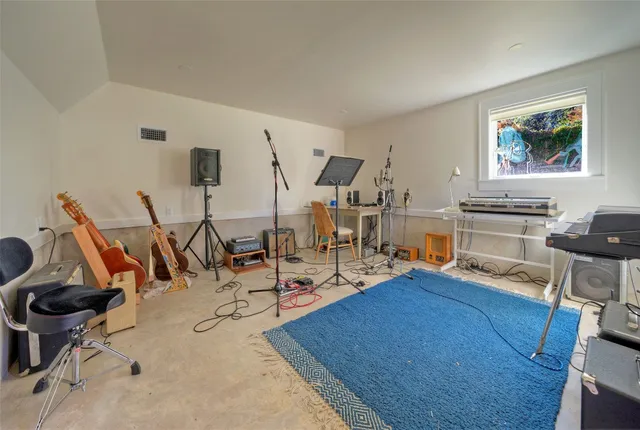 $5,900 | 1704 Alameda Drive, Austin, TX 78704