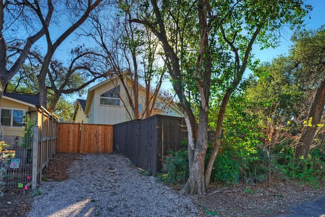 $5,900 | 1704 Alameda Drive, Austin, TX 78704