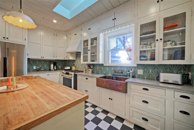 $5,900 | 1704 Alameda Drive, Austin, TX 78704