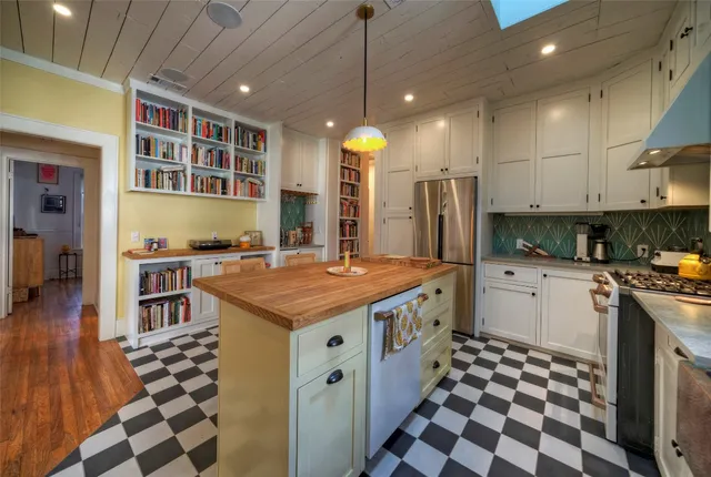 $5,900 | 1704 Alameda Drive, Austin, TX 78704