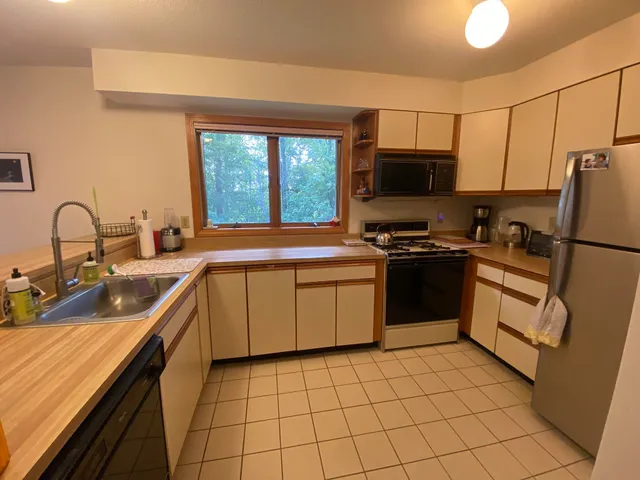 $529,000 | 11 Dutchman Lane, Unit 4A, Wilmington, VT 05363