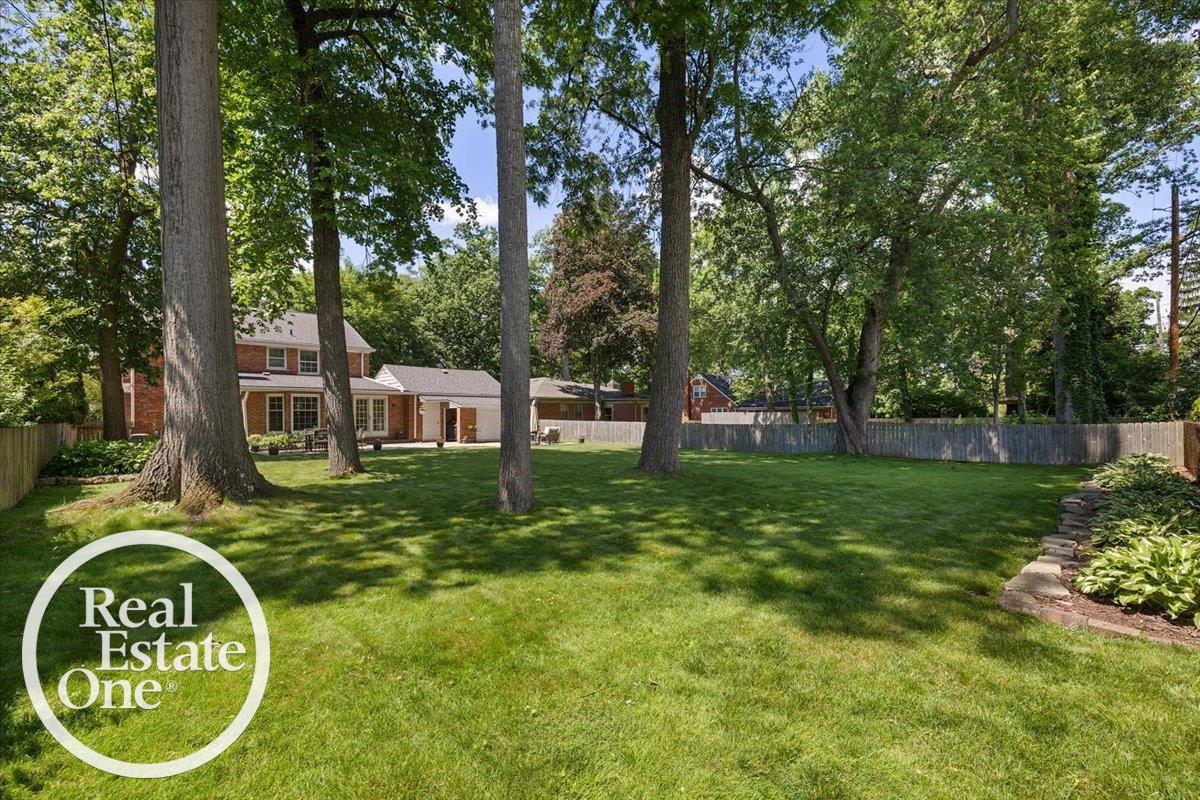 324 Cloverly Road Grosse Pointe Farms, MI 48236 - Photo 3 of 46