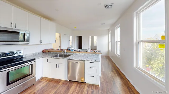 $4,100 | 24 5th Street, Unit 2, New Rochelle, NY 10801