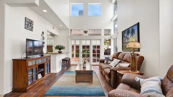 $1,099,999 | 213 Via Presa, San Clemente, CA 92672