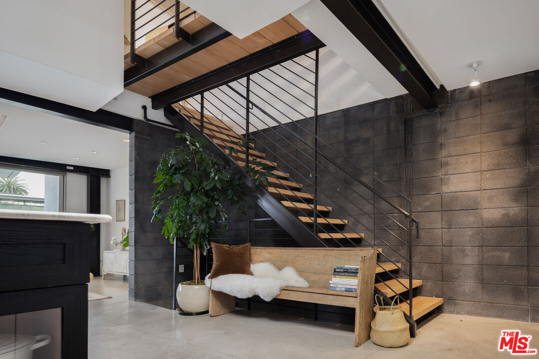 351 Sunset Avenue, Unit 5 Venice, CA 90291 - Photo 14 of 29 a view of livingroom with furniture