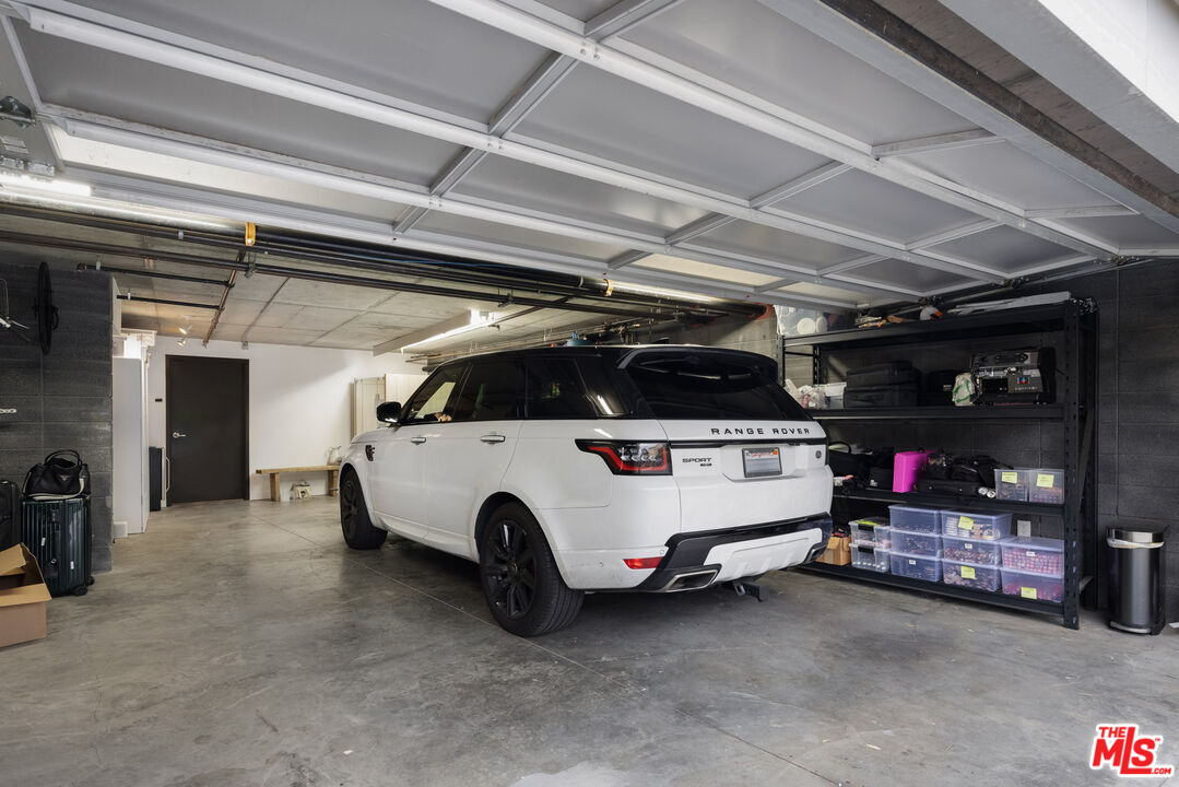 351 Sunset Avenue, Unit 5 Venice, CA 90291 - Photo 26 of 29 a car parked in a garage