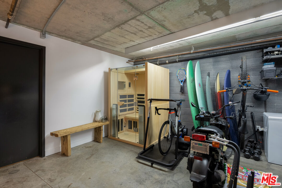 351 Sunset Avenue, Unit 5 Venice, CA 90291 - Photo 27 of 29 a view of a room with gym equipment