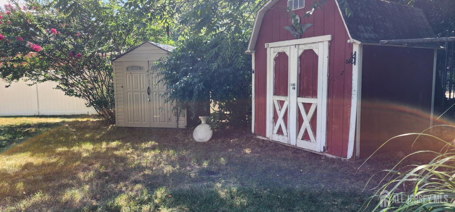 6 Nicholas Court Milltown, NJ 08850 - Photo 4 of 30