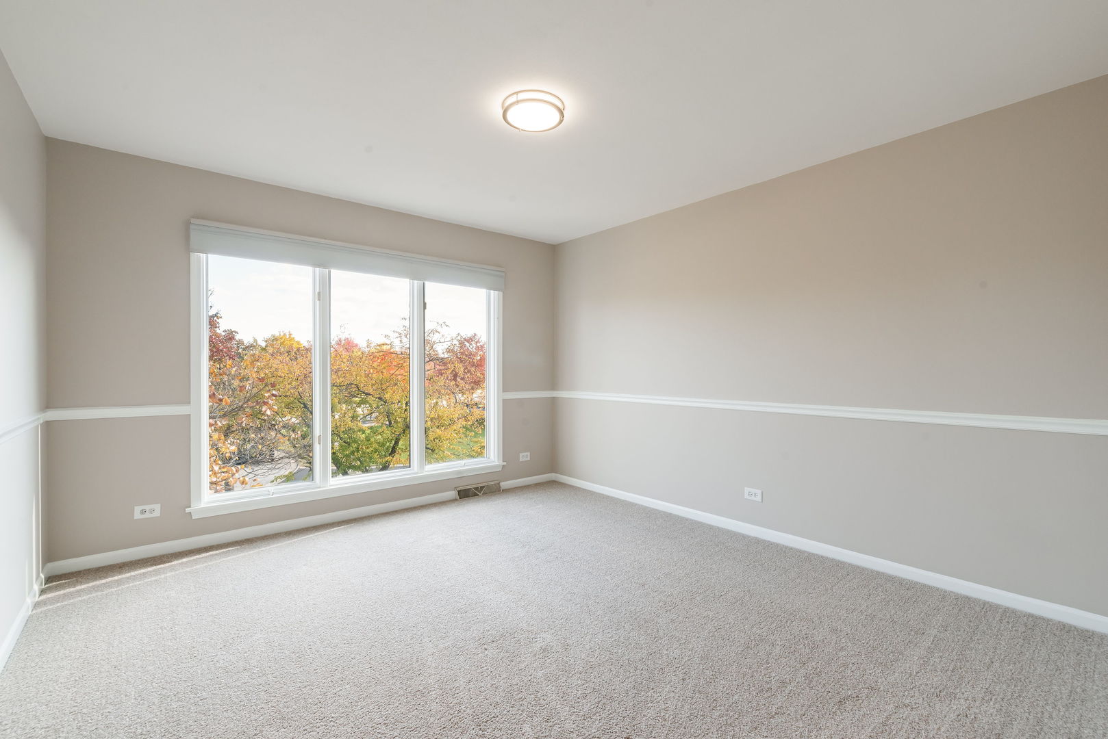 2147 Fargo Boulevard Geneva, IL 60134 - Photo 15 of 27 an empty room with a window