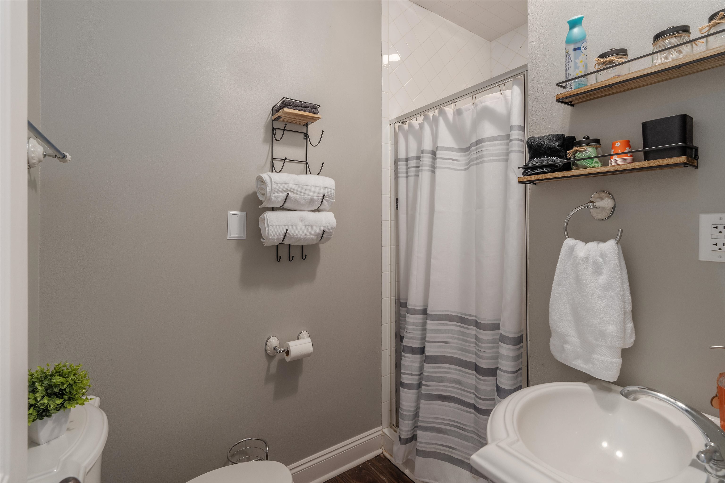 25591 Waterworld Road Robertsdale, AL 36567 - Photo 23 of 33 Bathroom
