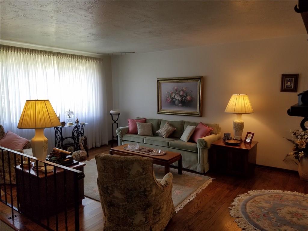 255 Gass Road Pittsburgh, PA 15229 - Photo 2 of 25 Gallery Image 2