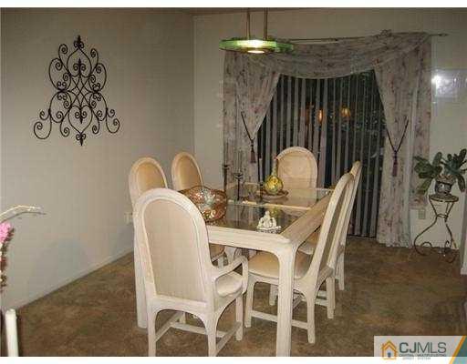 3304 Stonehedge Road Edison, NJ 08820 - Photo 4 of 10 Gallery Image 4