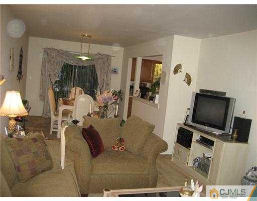 3304 Stonehedge Road Edison, NJ 08820 - Photo 5 of 10 Gallery Image 5