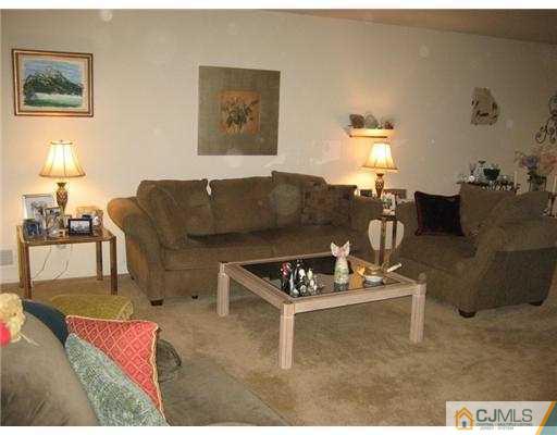 3304 Stonehedge Road Edison, NJ 08820 - Photo 6 of 10 Gallery Image 6