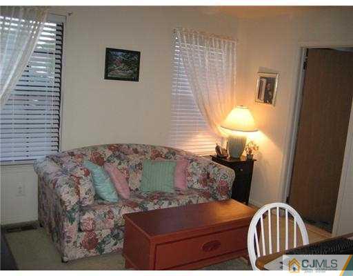 3304 Stonehedge Road Edison, NJ 08820 - Photo 7 of 10 Gallery Image 7