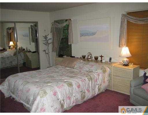3304 Stonehedge Road Edison, NJ 08820 - Photo 9 of 10 Gallery Image 9