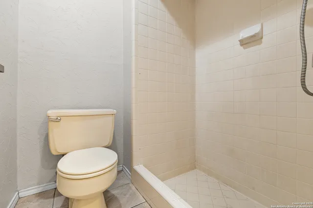 $279,500 | 133 Bolerio Drive, Universal City, TX 78148