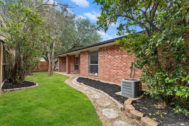 $279,500 | 133 Bolerio Drive, Universal City, TX 78148