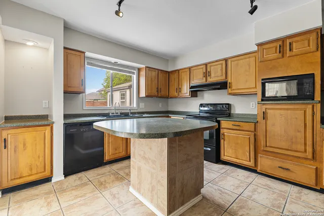 $279,500 | 133 Bolerio Drive, Universal City, TX 78148