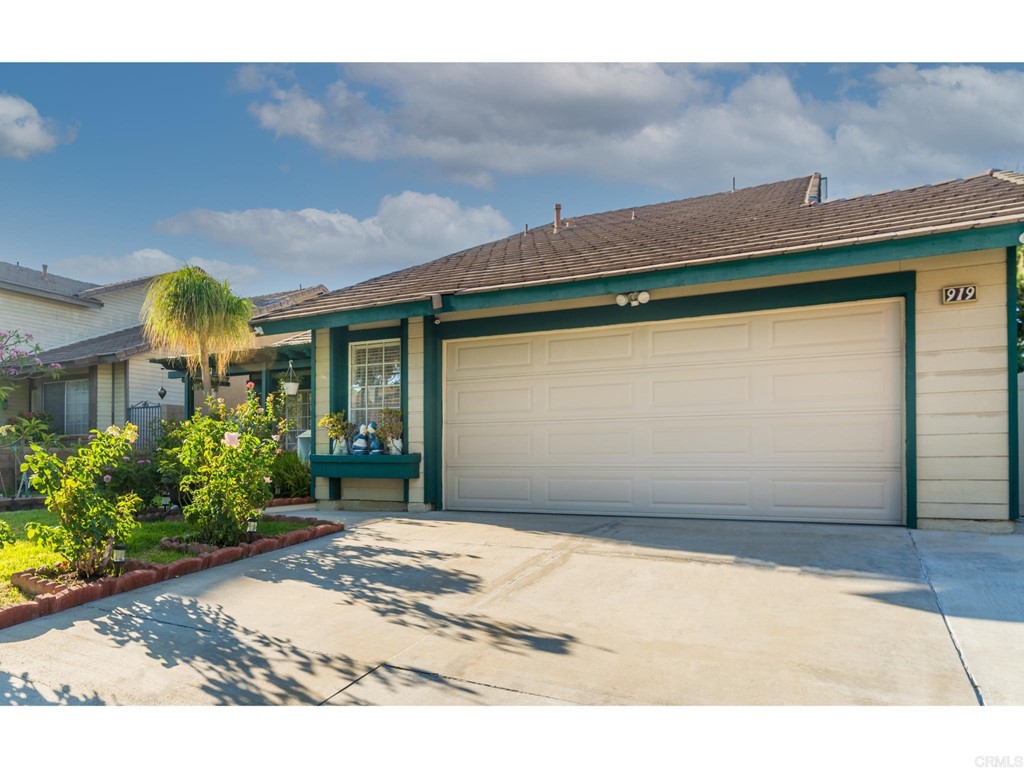 919 Monarch Drive Corona, CA 92881 - Photo 1 of 21