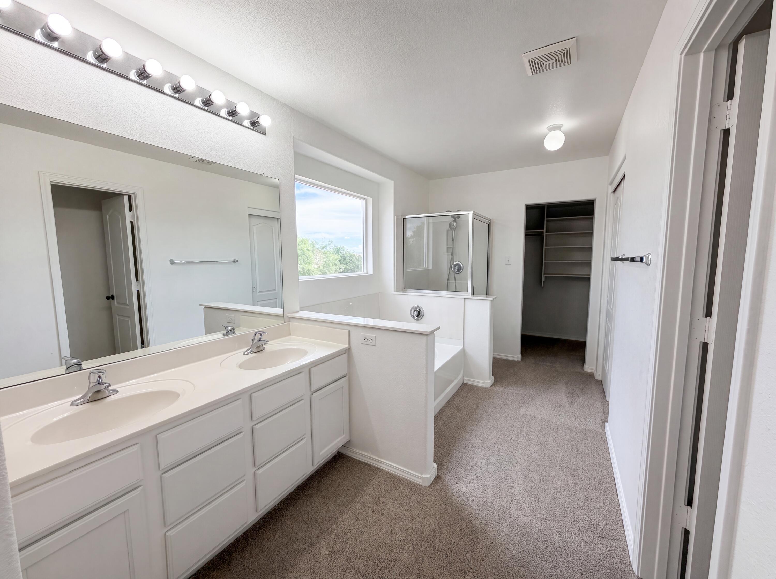 429 Playful Meadows Drive Northeast Rio Rancho, NM 87144 - Photo 8 of 22 Gallery Image 8