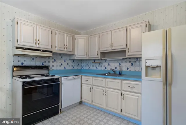 $2,850 | 1015 Marleigh Circle, Towson, MD 21204