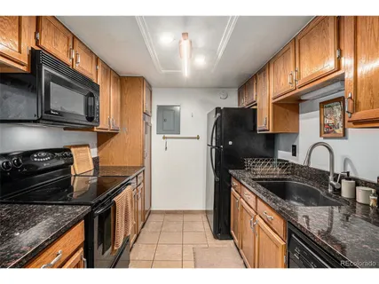 $300,000 | 8600 East Alameda Avenue, Unit 208, Denver, CO 80247