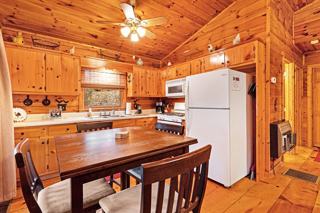 77 Brittany Lane Blue Ridge, GA 30513 - Photo 15 of 38 Gallery Image 15