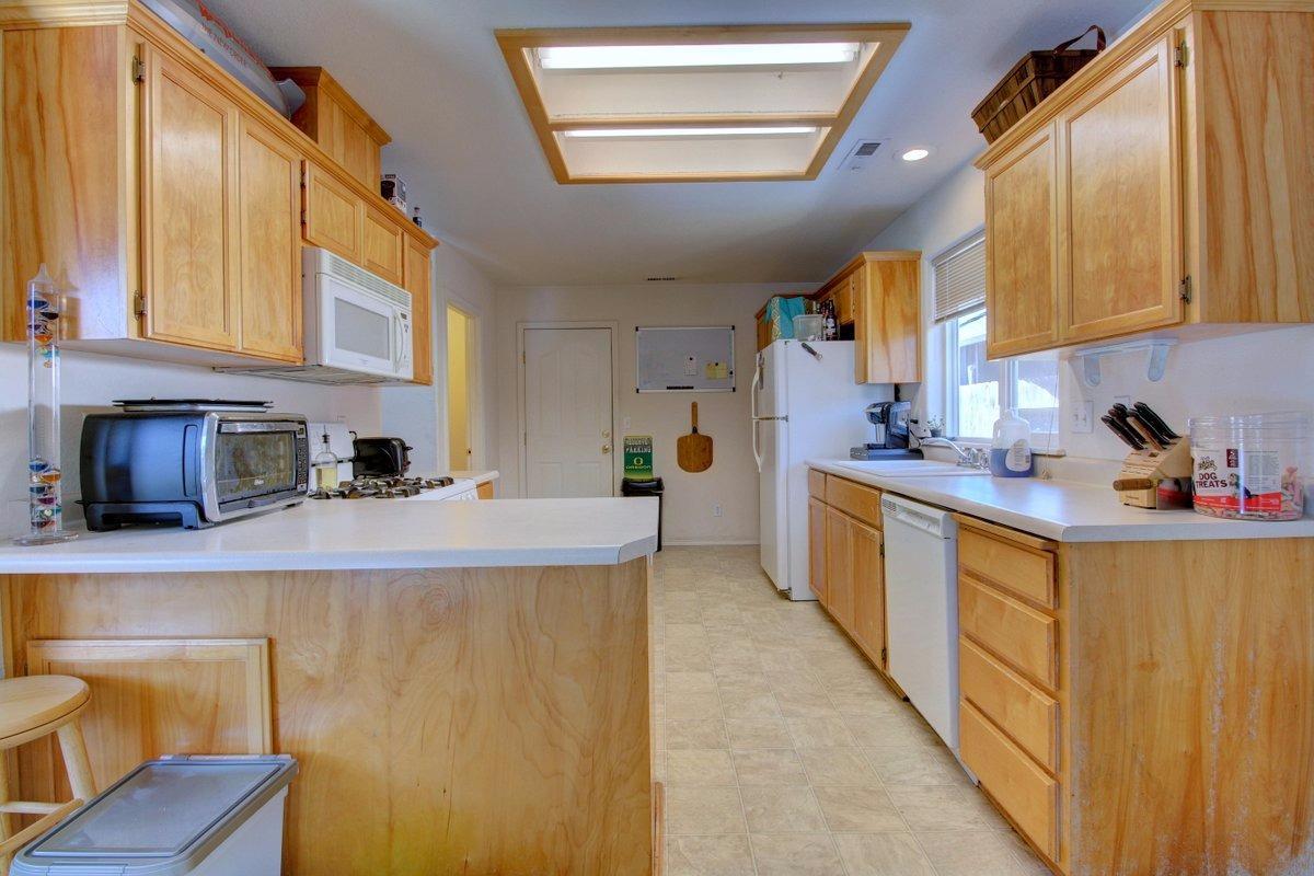 1241 Pheasant Way Central Point, OR 97502 - Photo 9 of 21 Additional Photo