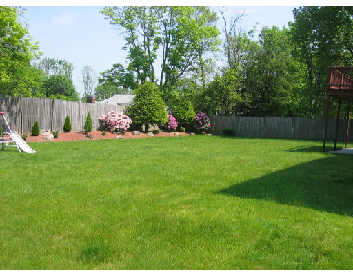 21 Old Farm Road Randolph, MA 02368 - Photo 7 of 9 Gallery Image 7