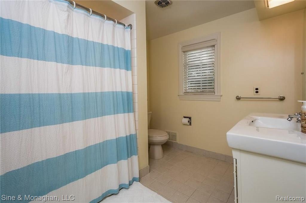 157 Kenwood Road Grosse Pointe Farms, MI 48236 - Photo 52 of 84