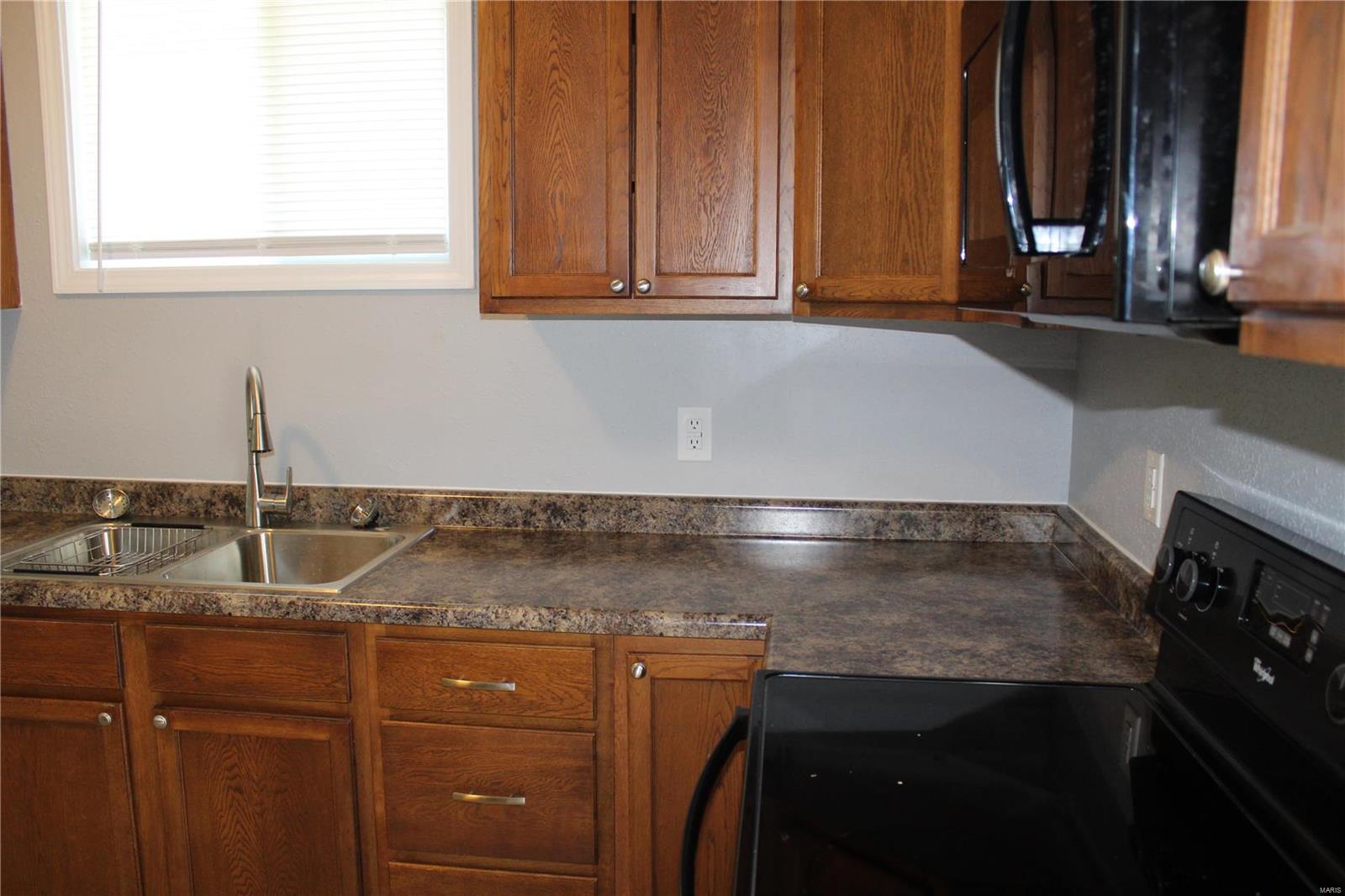 1634 Seminary Street Alton, IL 62002 - Photo 11 of 39 Gallery Image 11