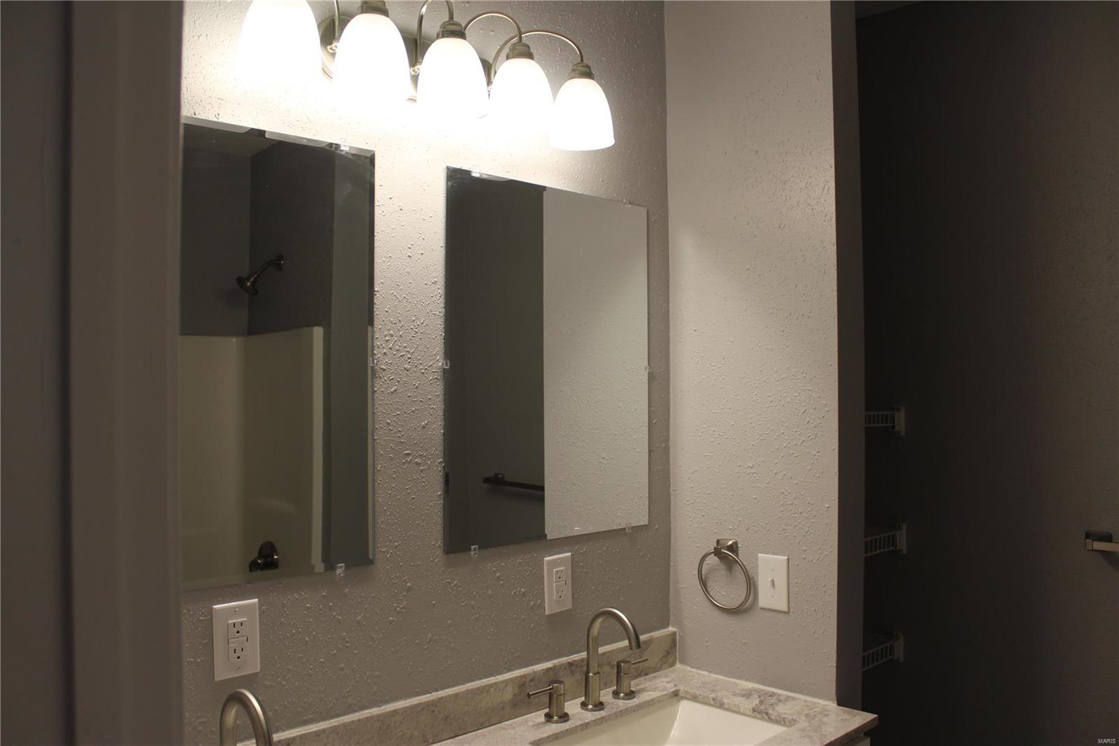 1634 Seminary Street Alton, IL 62002 - Photo 25 of 39 Gallery Image 25