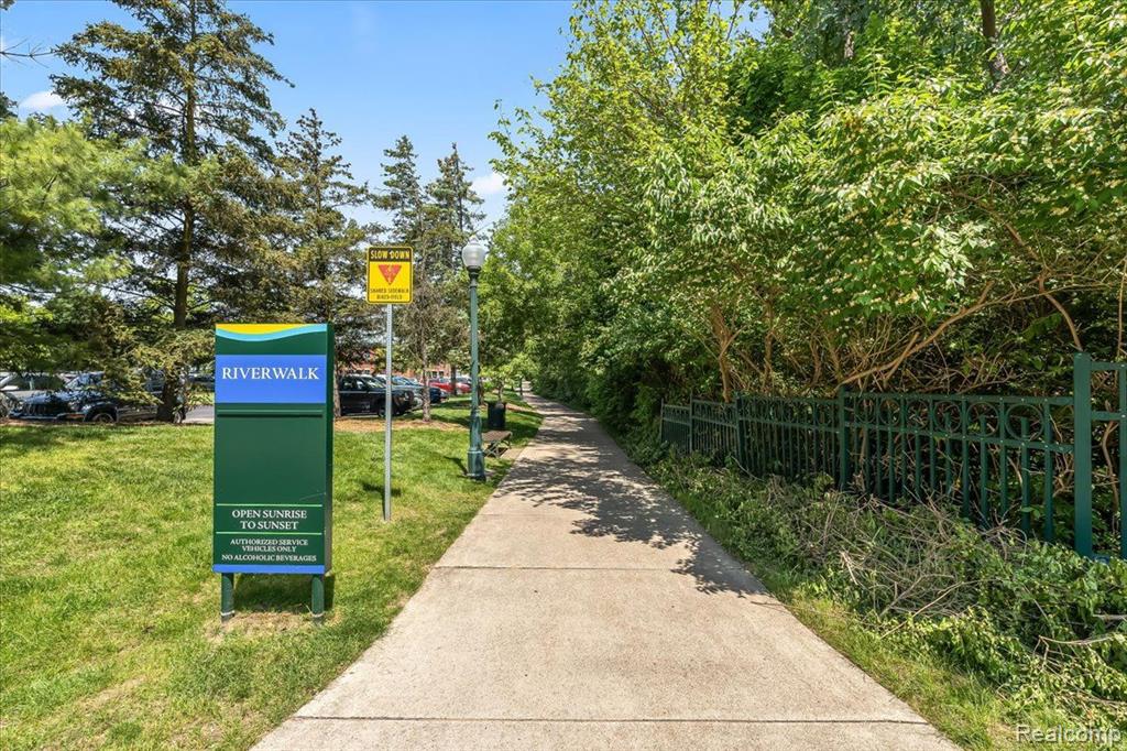 505 East University Drive, Unit 301 Rochester, MI 48307 - Photo 21 of 25