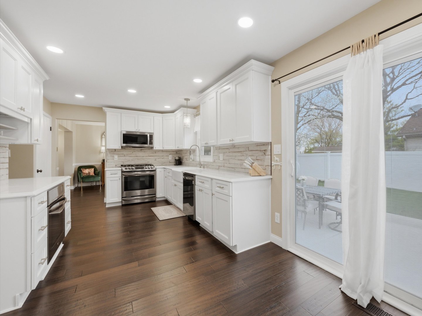 1335 Leverenz Road Naperville, IL 60564 - Photo 12 of 39