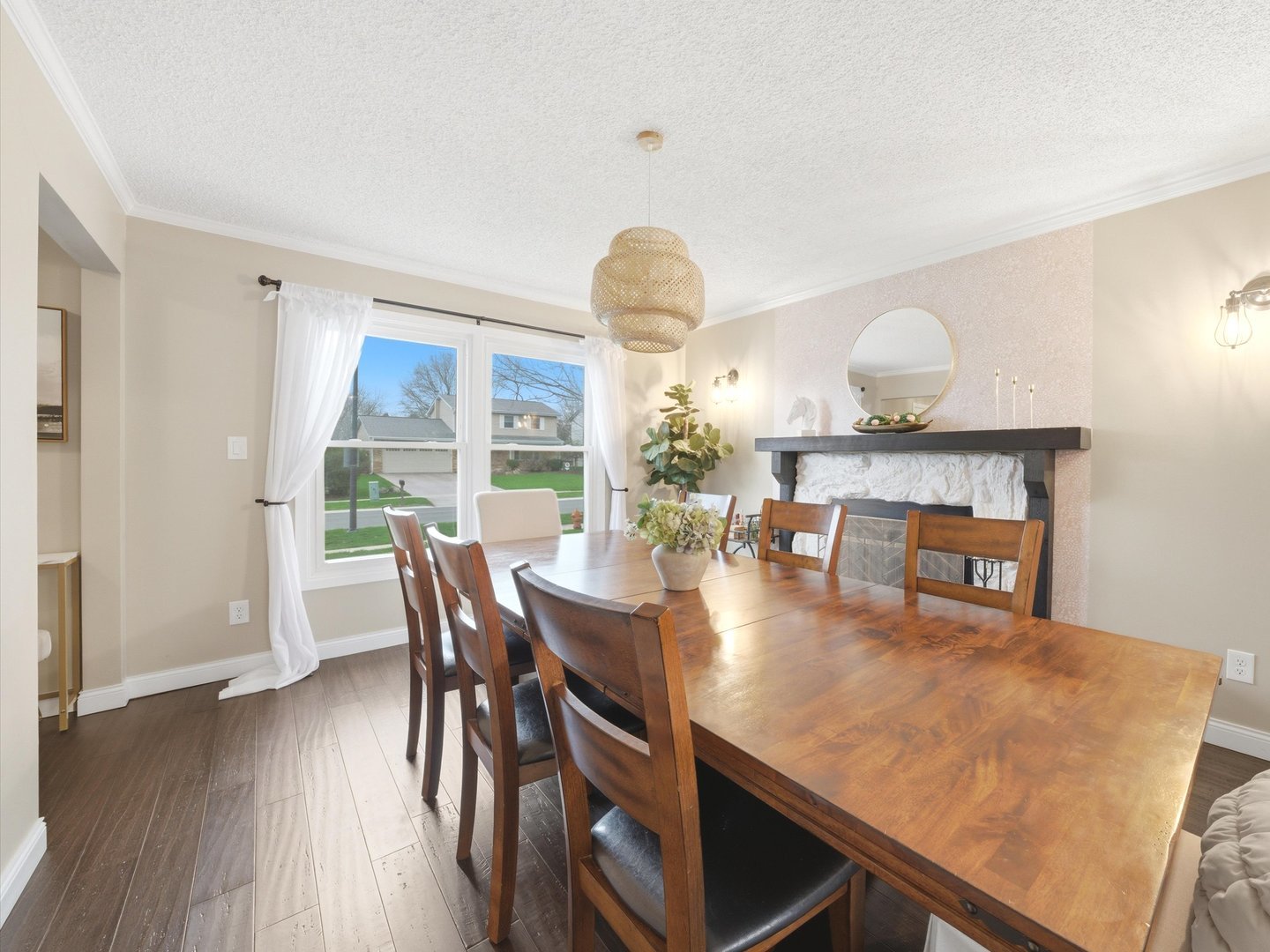 1335 Leverenz Road Naperville, IL 60564 - Photo 4 of 39