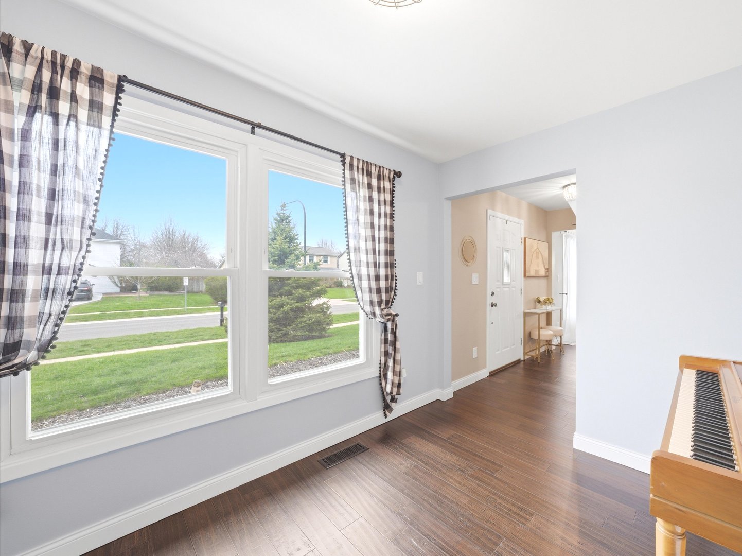 1335 Leverenz Road Naperville, IL 60564 - Photo 6 of 39