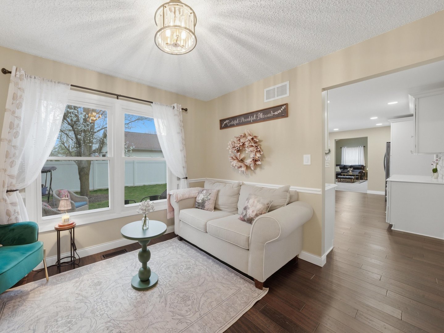 1335 Leverenz Road Naperville, IL 60564 - Photo 8 of 39