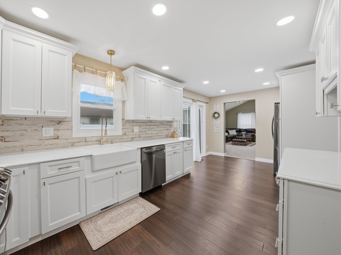 1335 Leverenz Road Naperville, IL 60564 - Photo 9 of 39