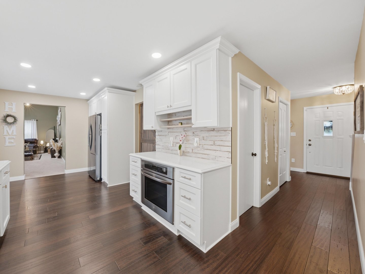 1335 Leverenz Road Naperville, IL 60564 - Photo 10 of 39