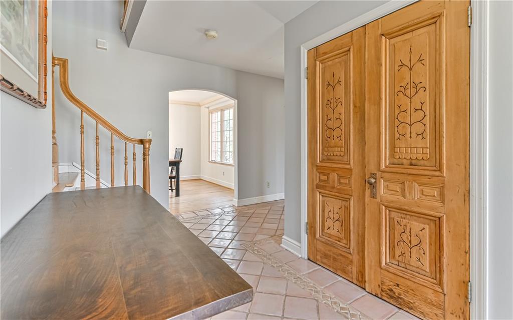 608 Field Club Road Pittsburgh, PA 15238 - Photo 3 of 25 Gallery Image 3