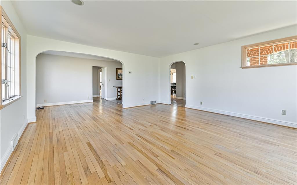 608 Field Club Road Pittsburgh, PA 15238 - Photo 5 of 25 Gallery Image 5