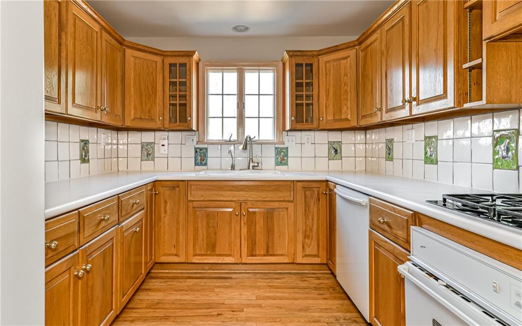 608 Field Club Road Pittsburgh, PA 15238 - Photo 10 of 25 Gallery Image 10