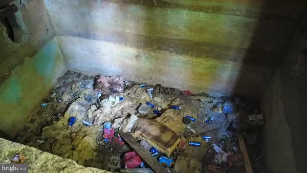 view of a floor to ceiling window