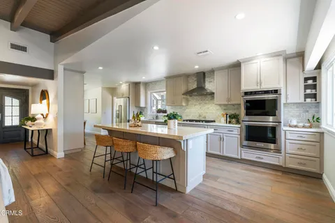$1,899,000 | 3900 Ferntree Place, Glendale, CA 91214