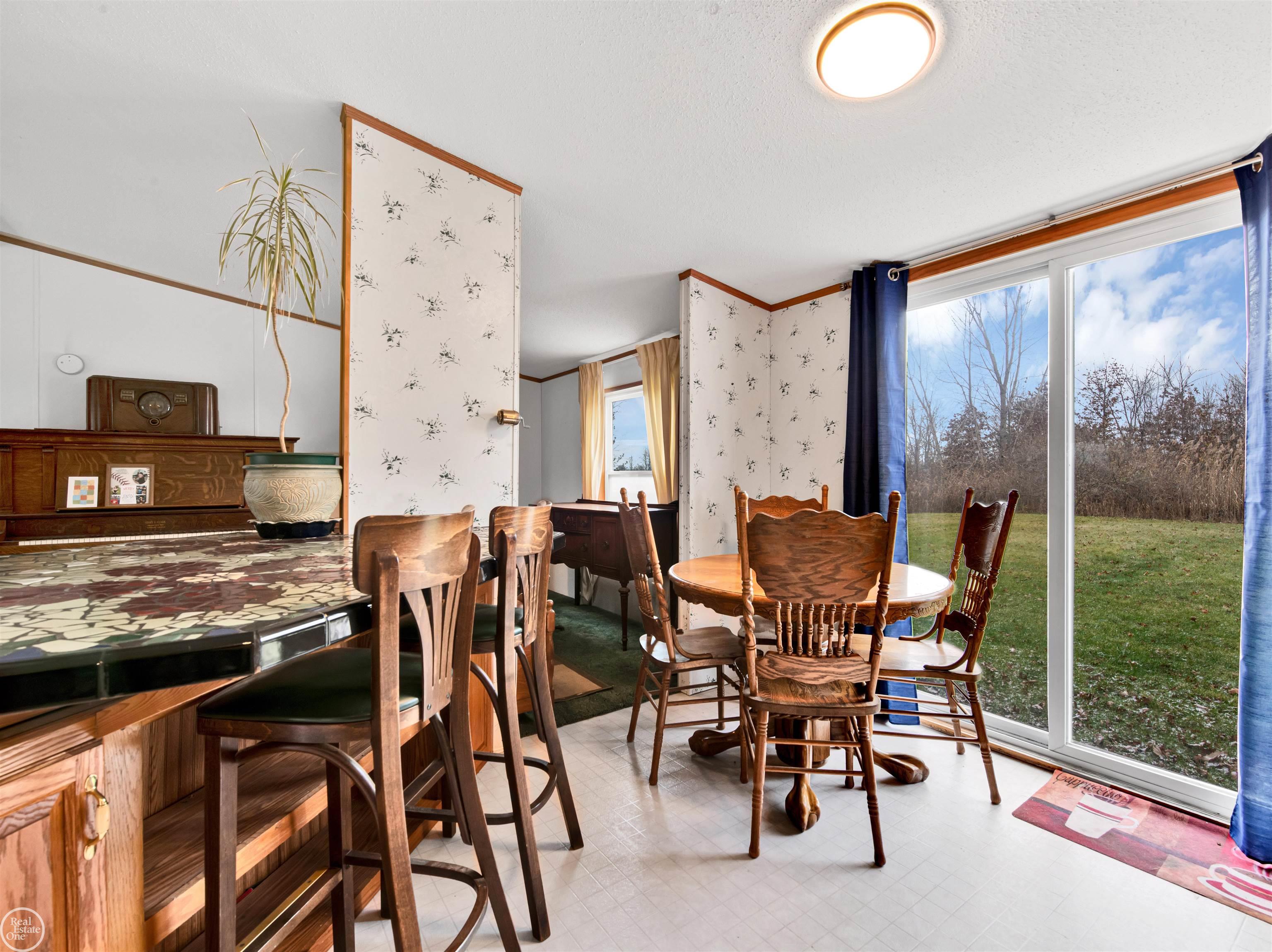 6422 Short Cut Road Marine City, MI 48039 - Photo 11 of 34 50162236-ebbdf311-c4b5-44b8-8575-0672156b8d89.JPG
