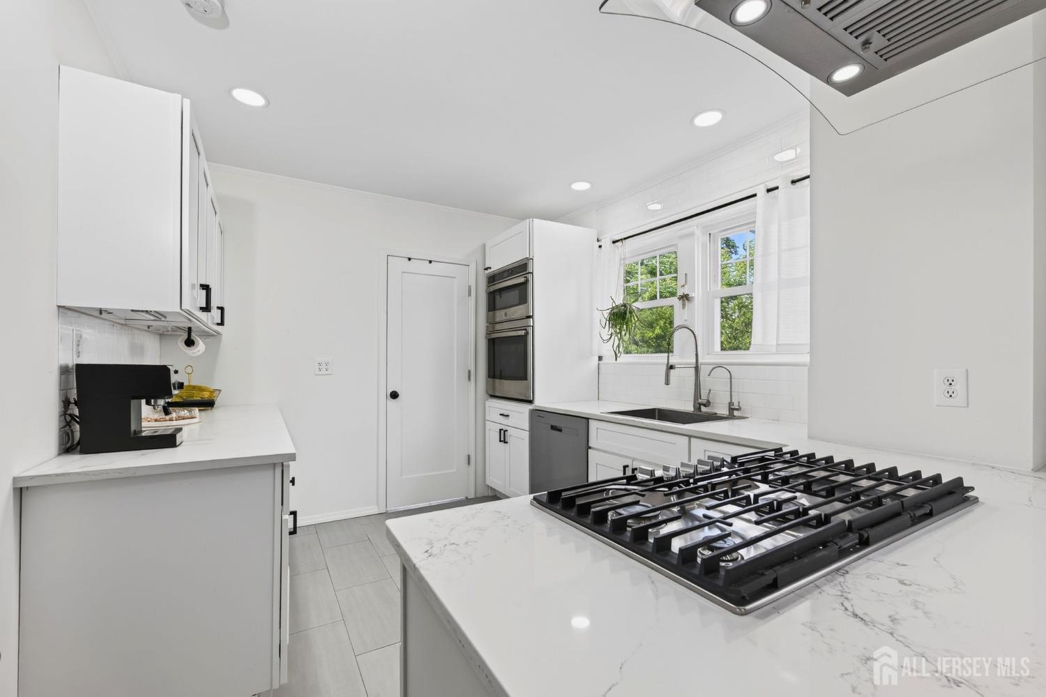 244 3rd Street Dunellen, NJ 08812 - Photo 13 of 42