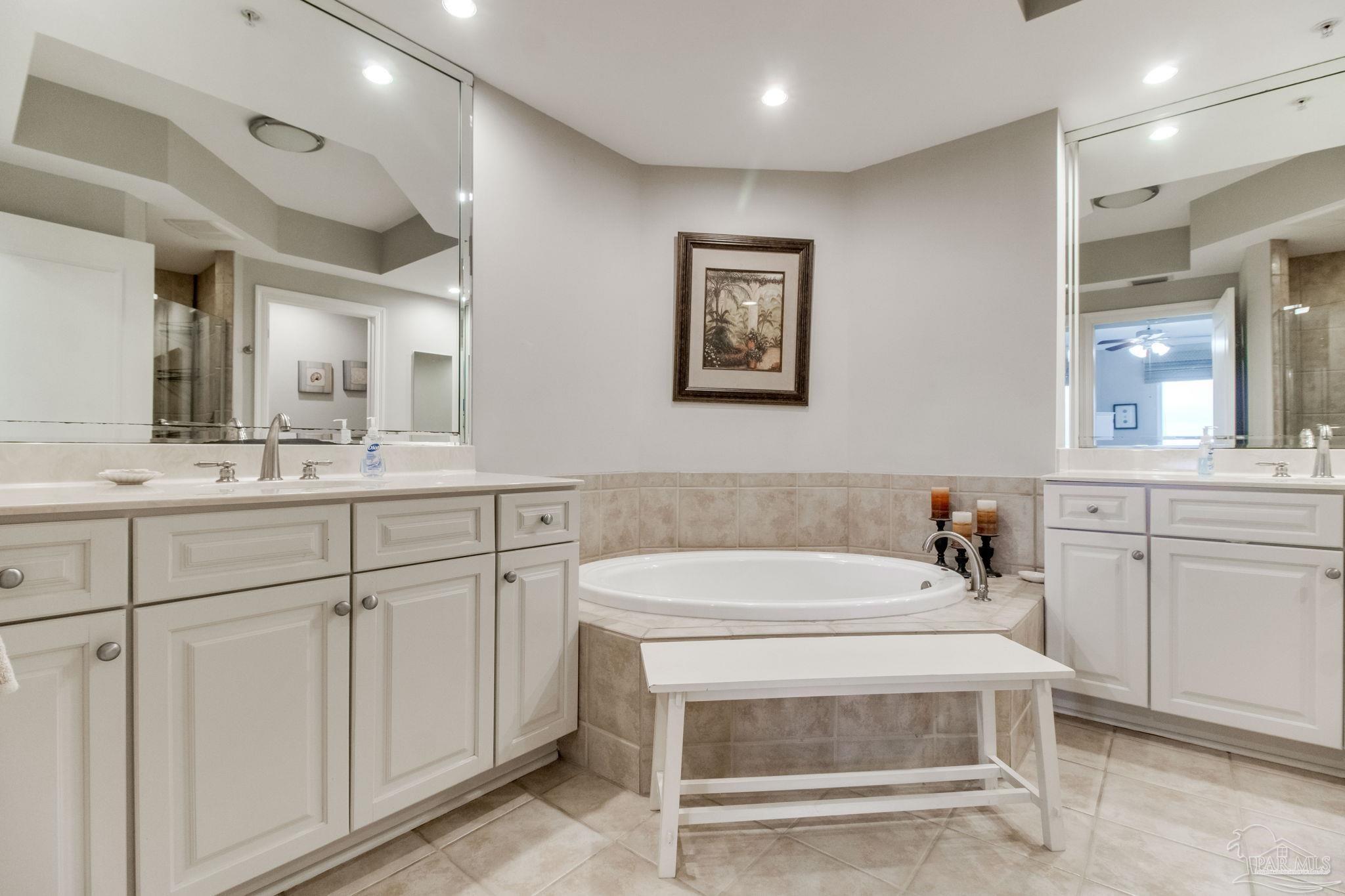 612 Lost Key Drive, Unit 405B Pensacola, FL 32507 - Photo 20 of 71